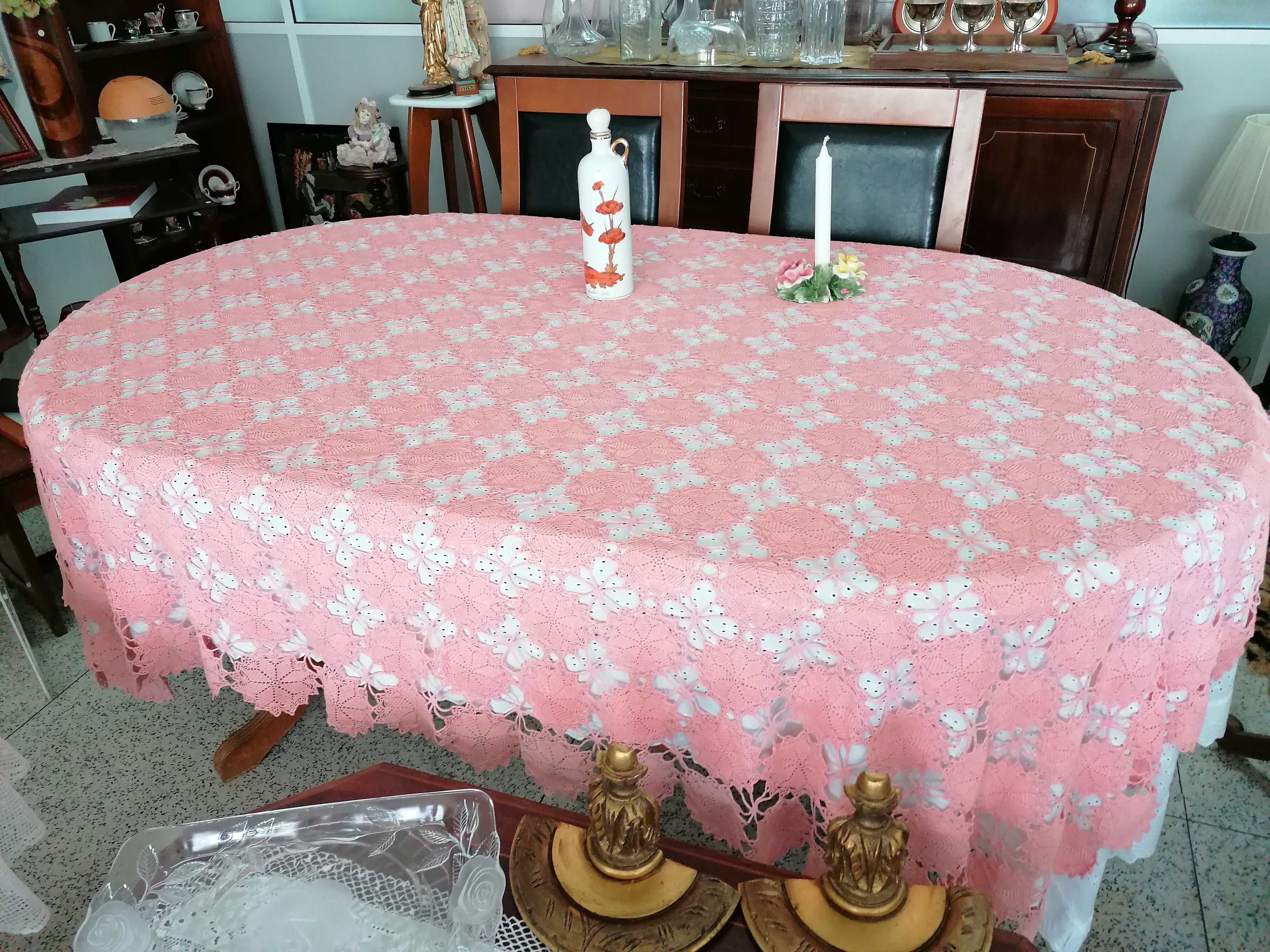 Toalha de mesa, em crochet, linha 20