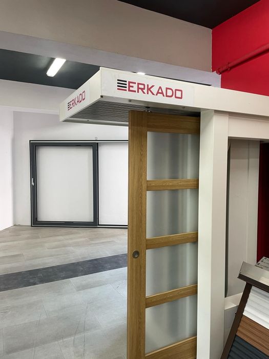 Szafa drzwiowa ekspozycyjna Erkado