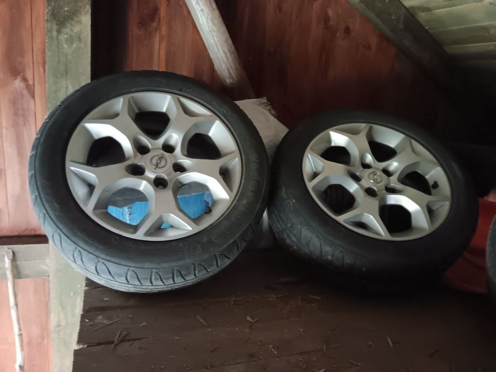 Felgi z oponami letnimi 205,55 r.16, szt 4. do opla zafiry
