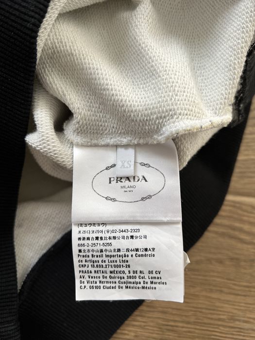 Prada оригінал Італія топ світшот