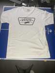 T-shirt vans, branca ,tamanho M, logotipo a frente