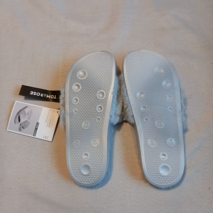 Kapcie damskie z futerkiem - 39