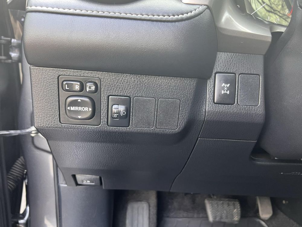 Продам Toyota Rav4 2017