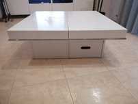 Mesa de centro branca brilhante
