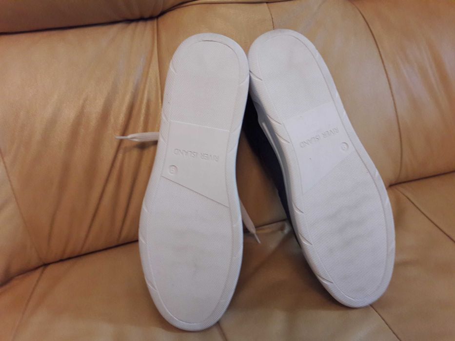 Buty RIVER ISLAND roz. 43(9) wkł. 27,8 cm.