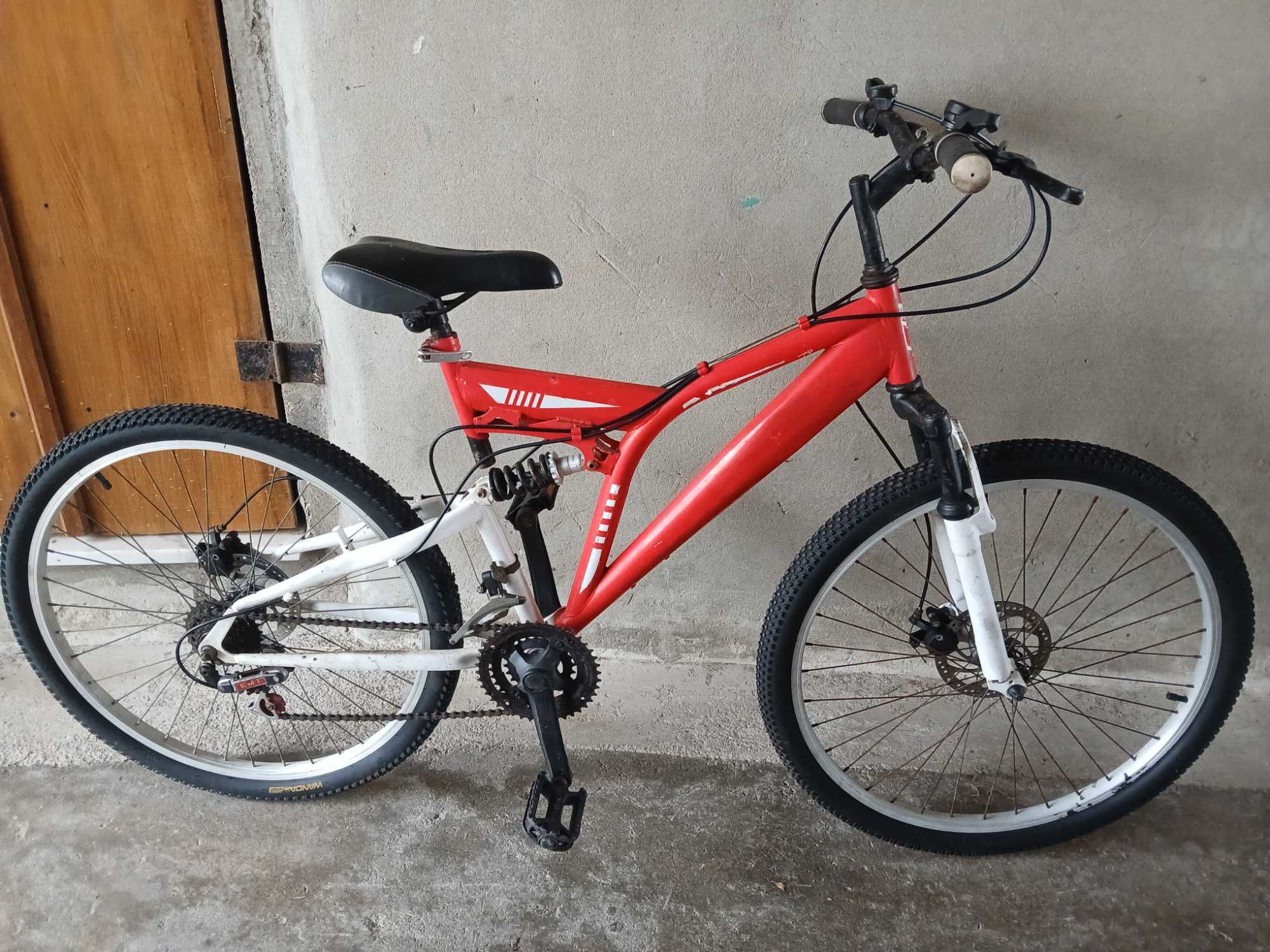 Bicicleta em estado satisfatório