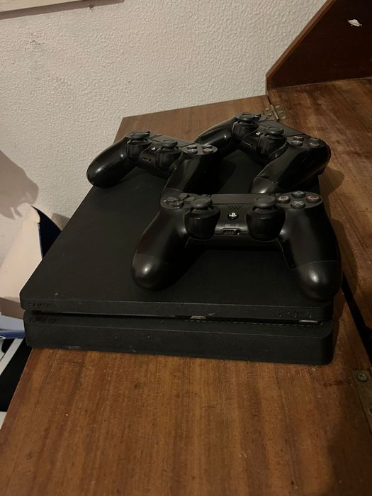 PS4 c/ FIFA 2026 + Acessórios