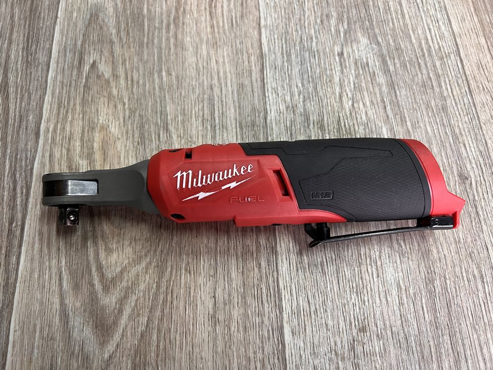 Боковий кутовий гайковерт milwaukee m12 3/8