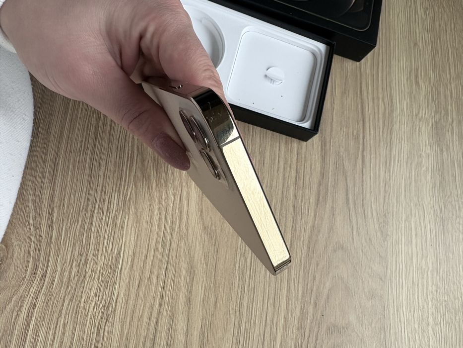 Piekny Iphone 12 pro