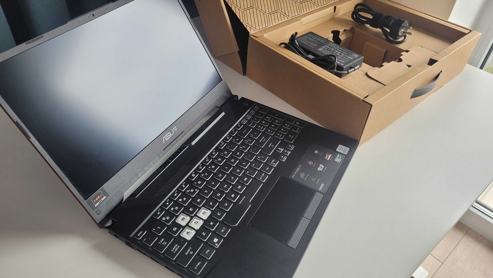 Laptop gamingowy ASUS TUF Gaming 15,6, 144Hz i5-10300H, 16GBRam, win11