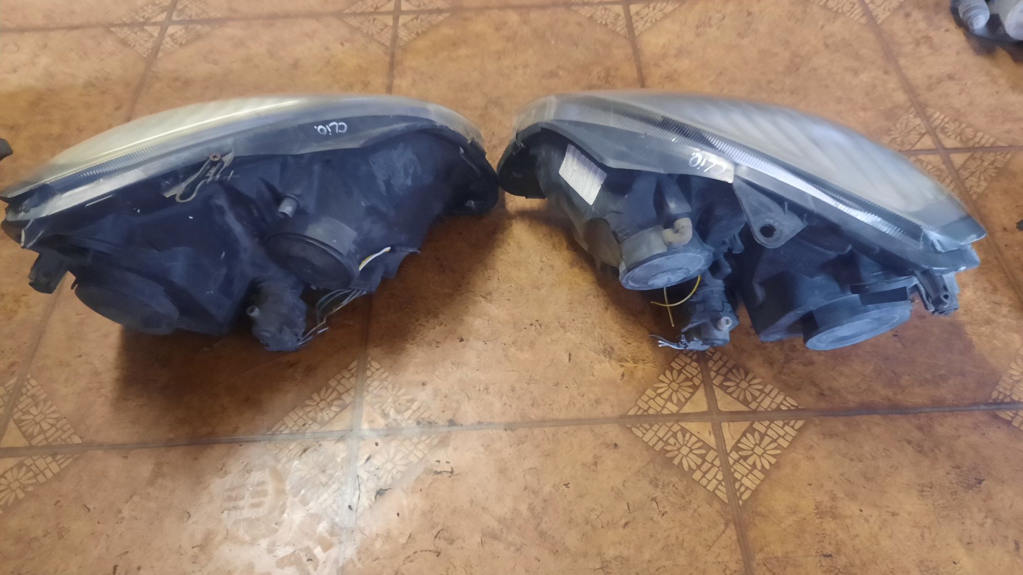 Lampa lampy przód lewa prawa Renault Clio 2005r