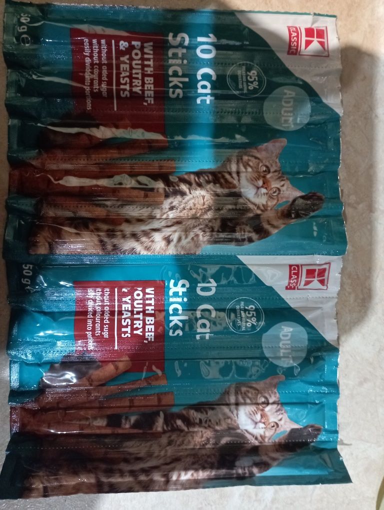 Мясні стіки для котів.