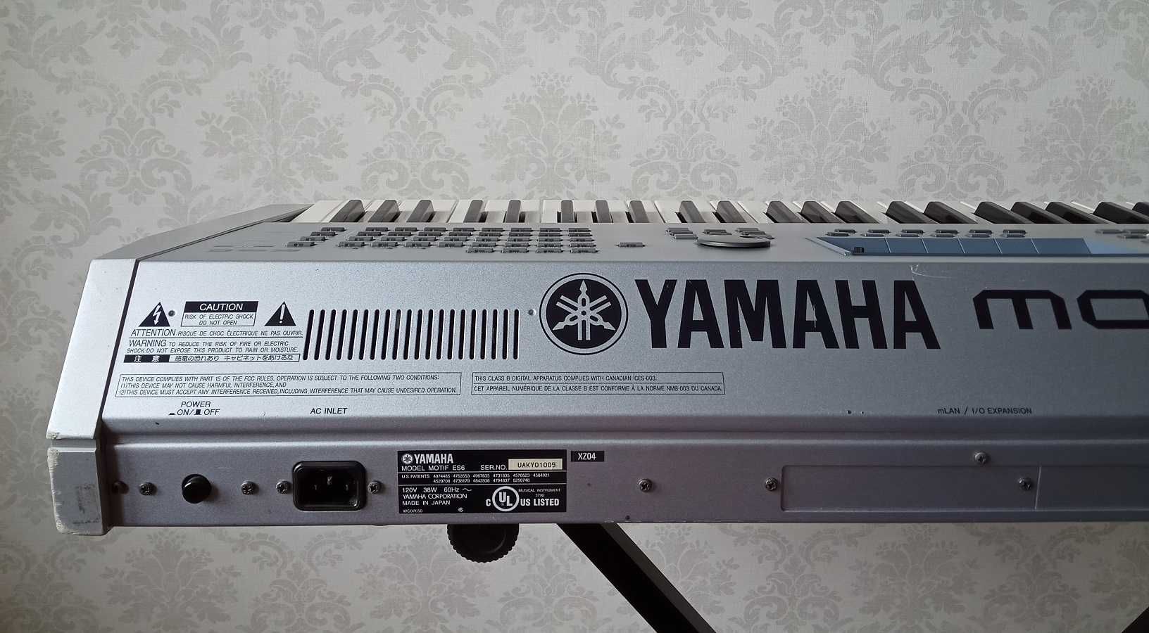 YAMAHA MOTIF ES - syntezator, sampler - świetny stan !