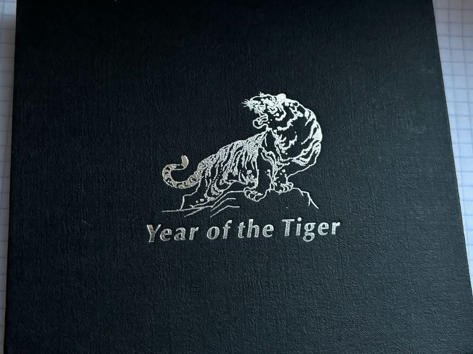 Рік тигра. 10 доларів 2010р. СРІБЛО. Сертифікат. Комплект!