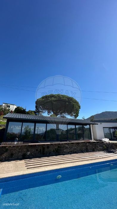 Moradia T4 para venda