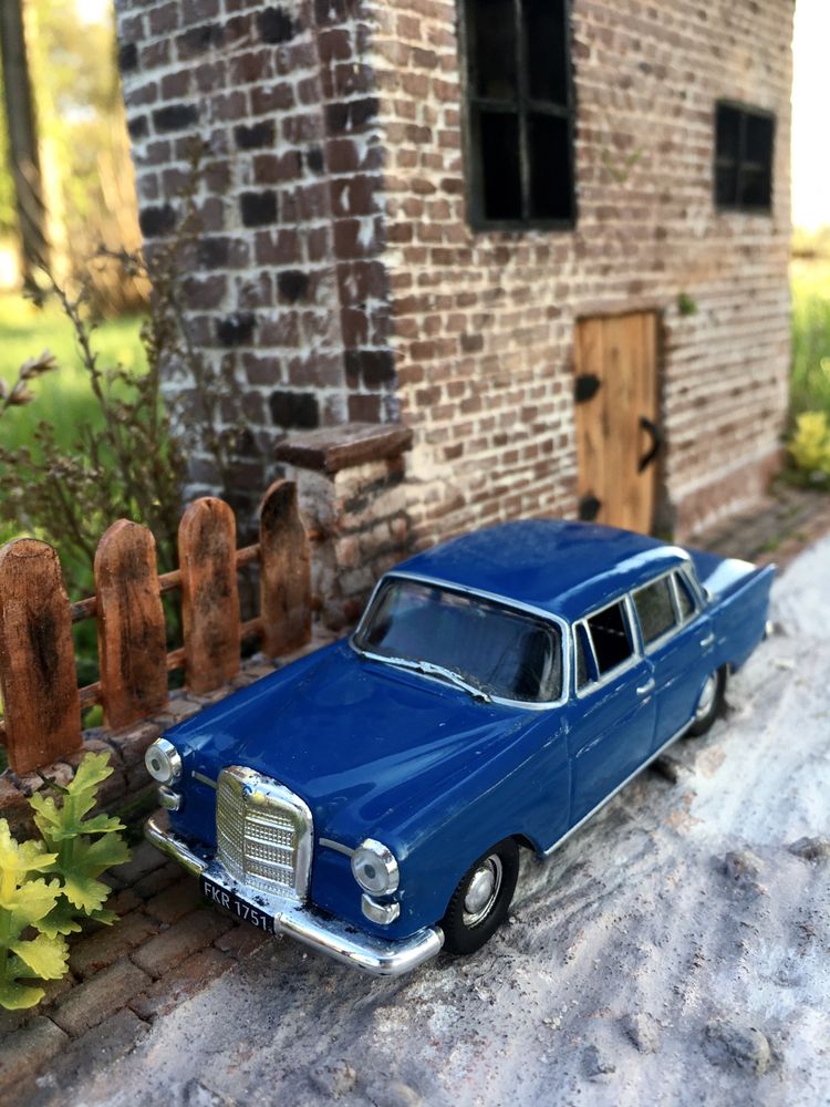 Czasopismo - MERCEDES BENZ W110-auta PRL,model,autka,kolekcja