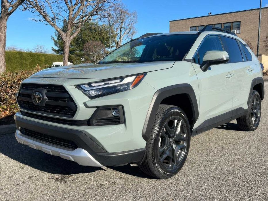 Toyota RAV4 Adventure      2023