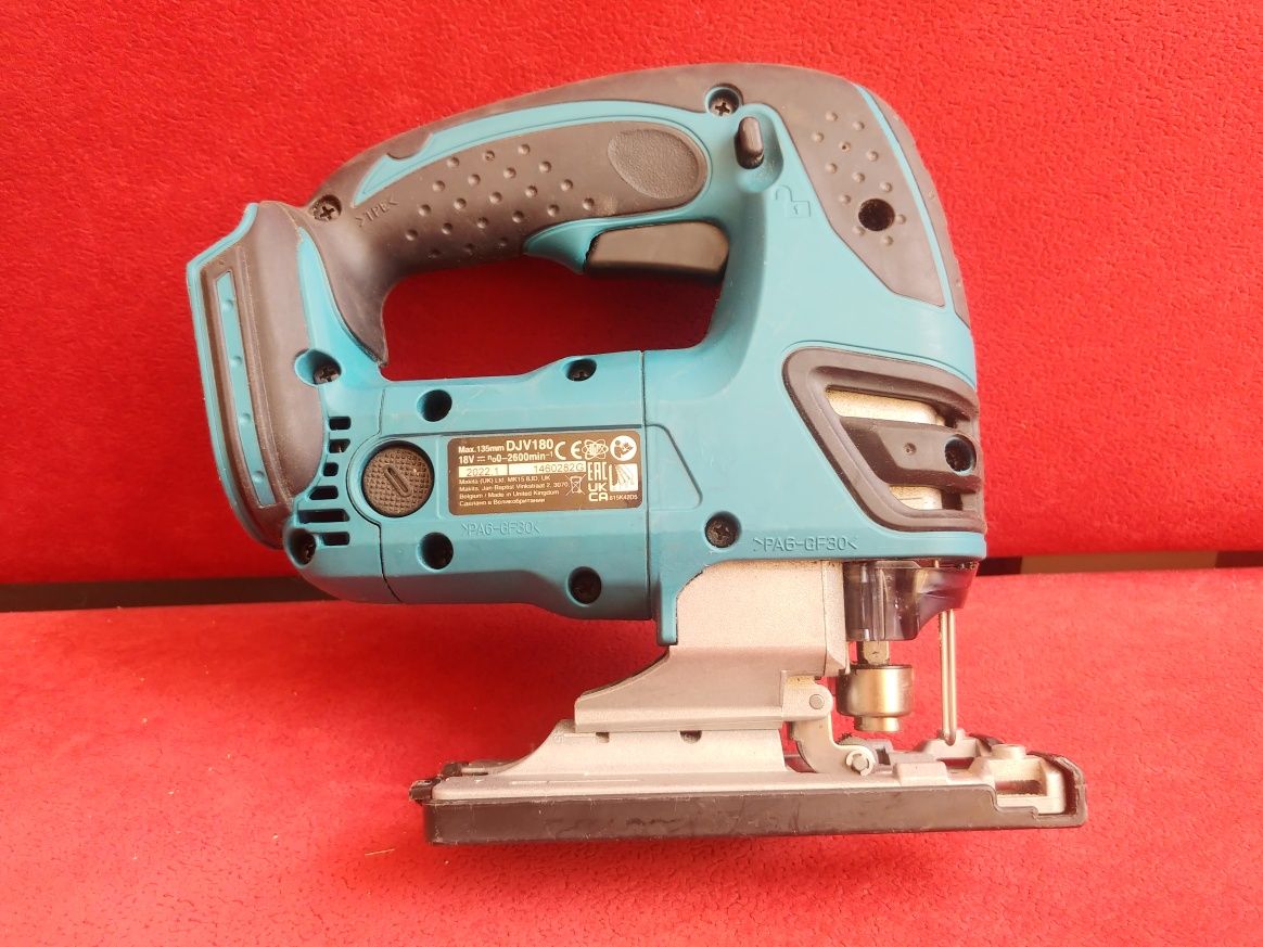 Wyrzynarka makita djv180