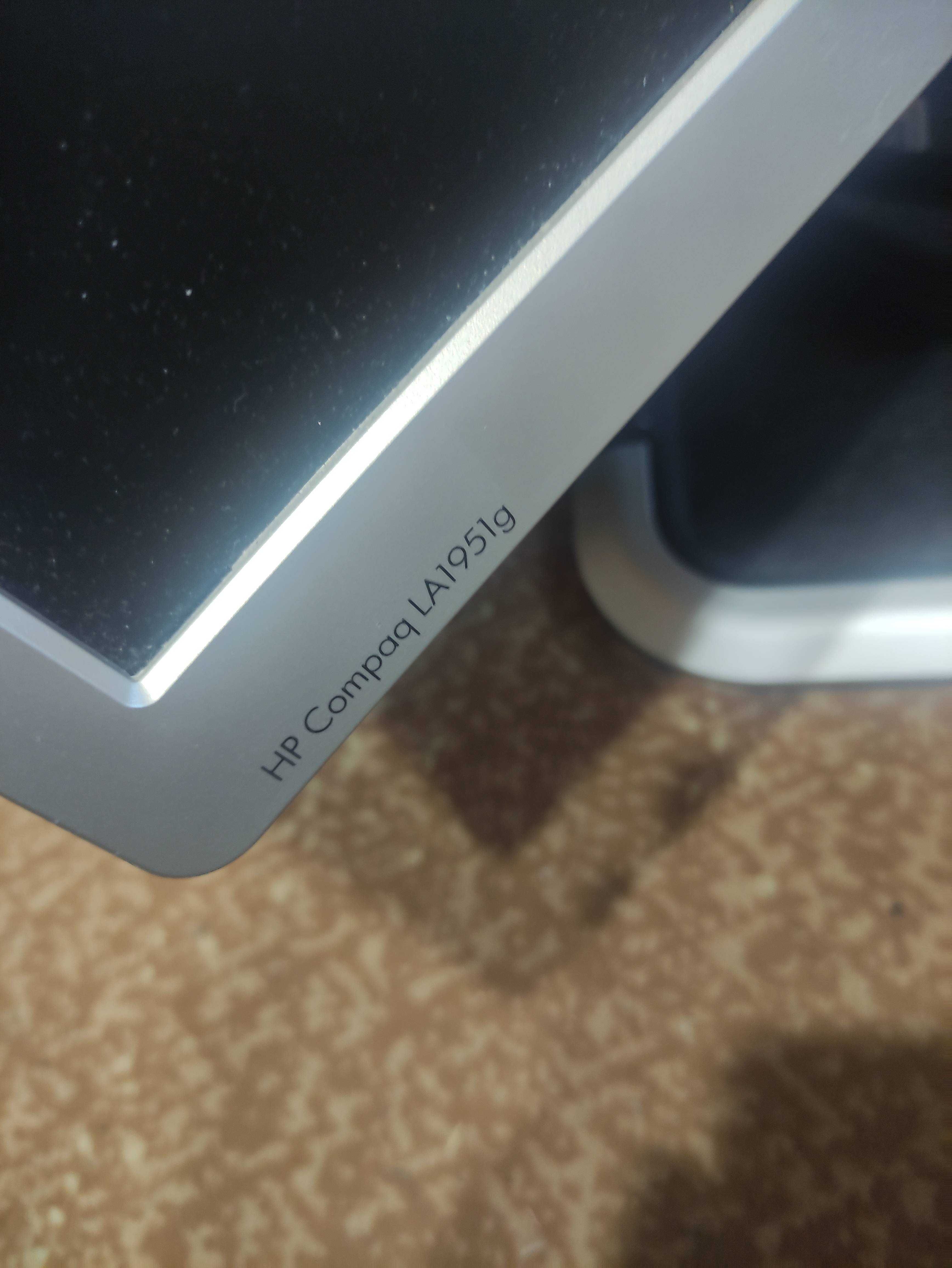 Monitor 19 Cali HP Compaq LA1951g sprawny wraz z kablem zasilającym