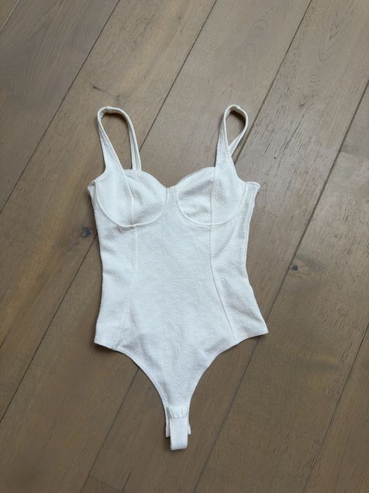 Білий Боді H&W з квітами