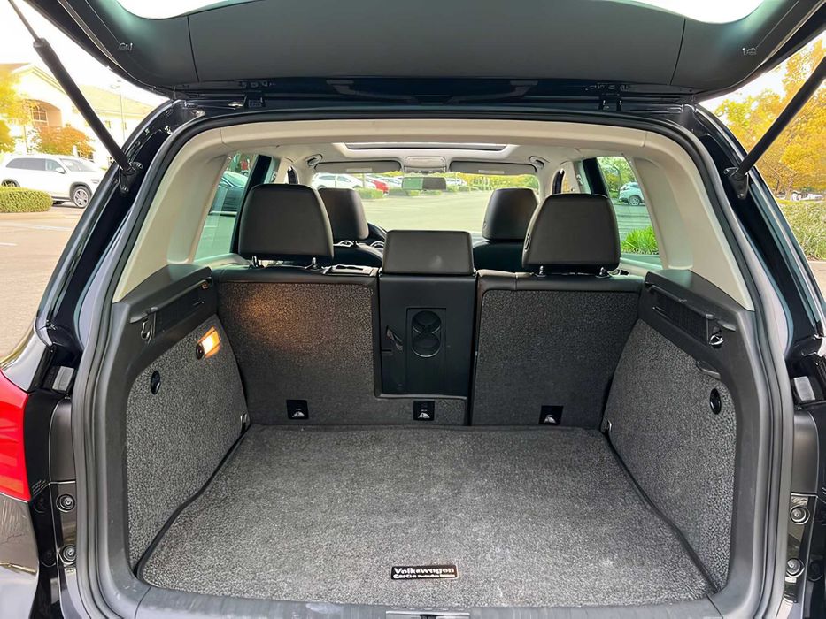 Volkswagen Tiguan      2014