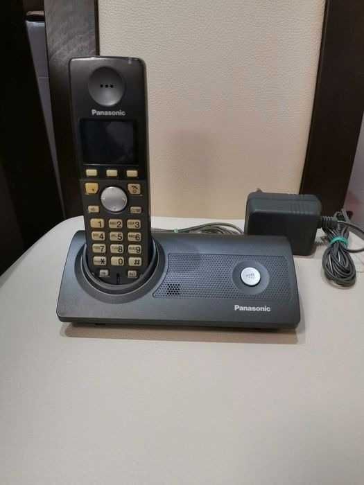 Telefon Panasonic stacjonarny bezprzewodowy z kolorowym wyswietlaczem