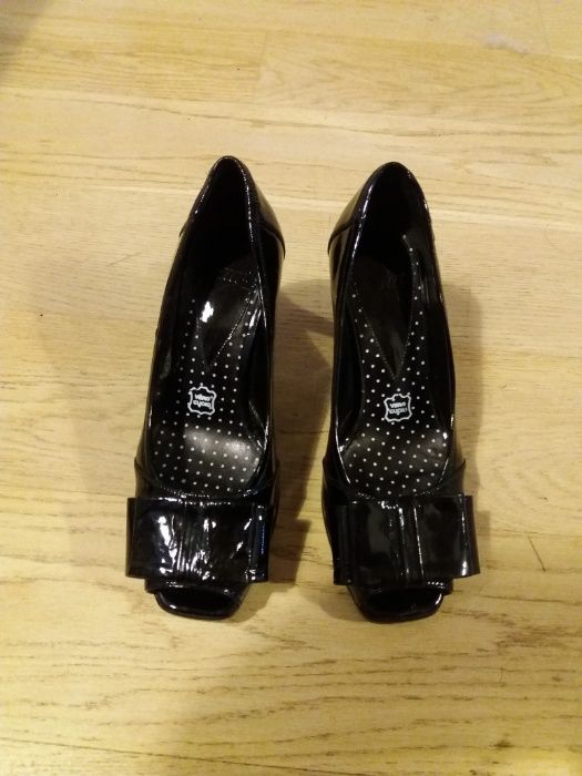 Sprzedam buty szpilki/ obcas