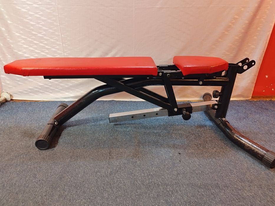 Ławka treningowa z modlitewnikiem  i do nóg