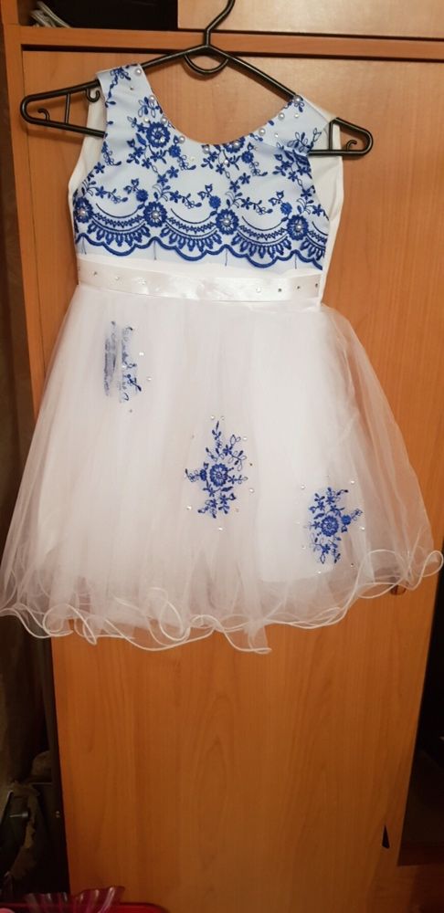 Платье белое для девочки нарядное