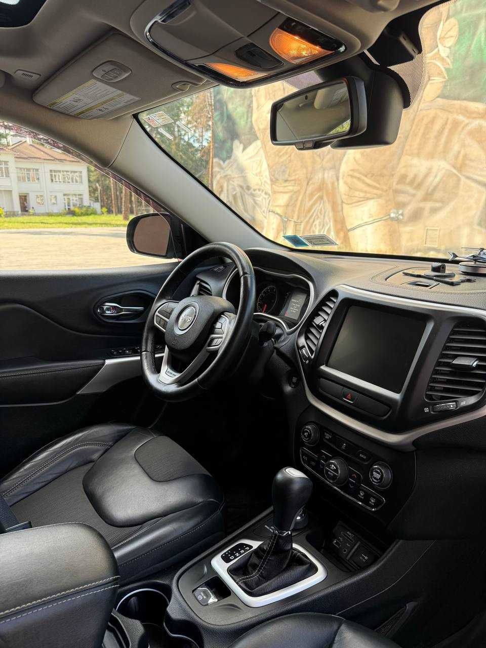 Продам Jeep Cherokee 2018 рік