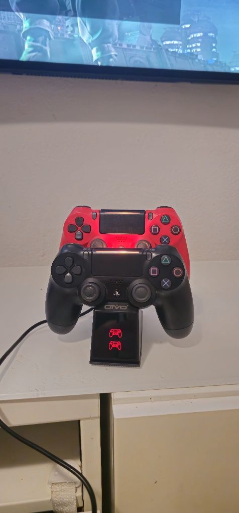 Ps4 pro 1TB 3 comandos/controles