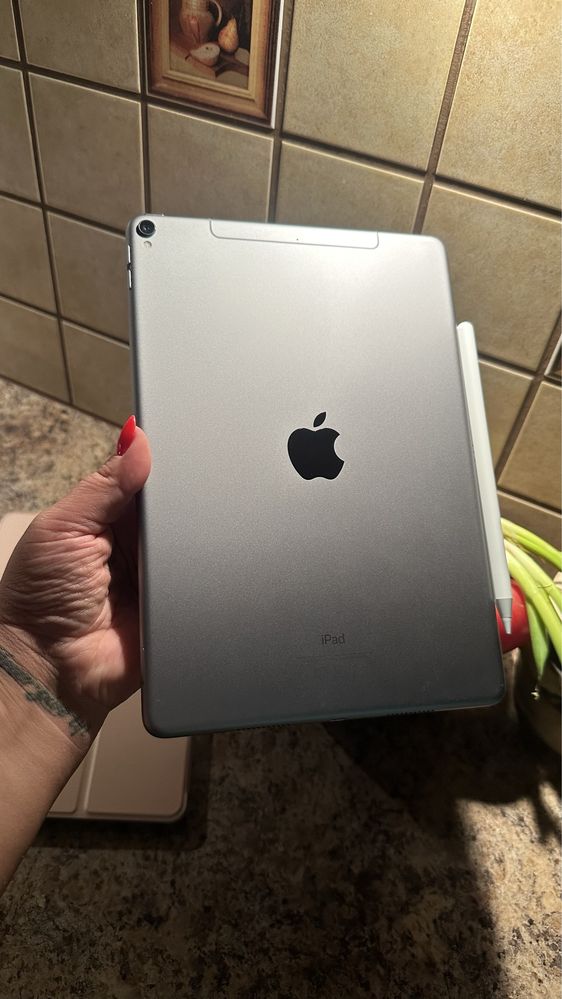 Tablet iPad Apple PRO + NOWY RYSIK - Touch ID - Procreate