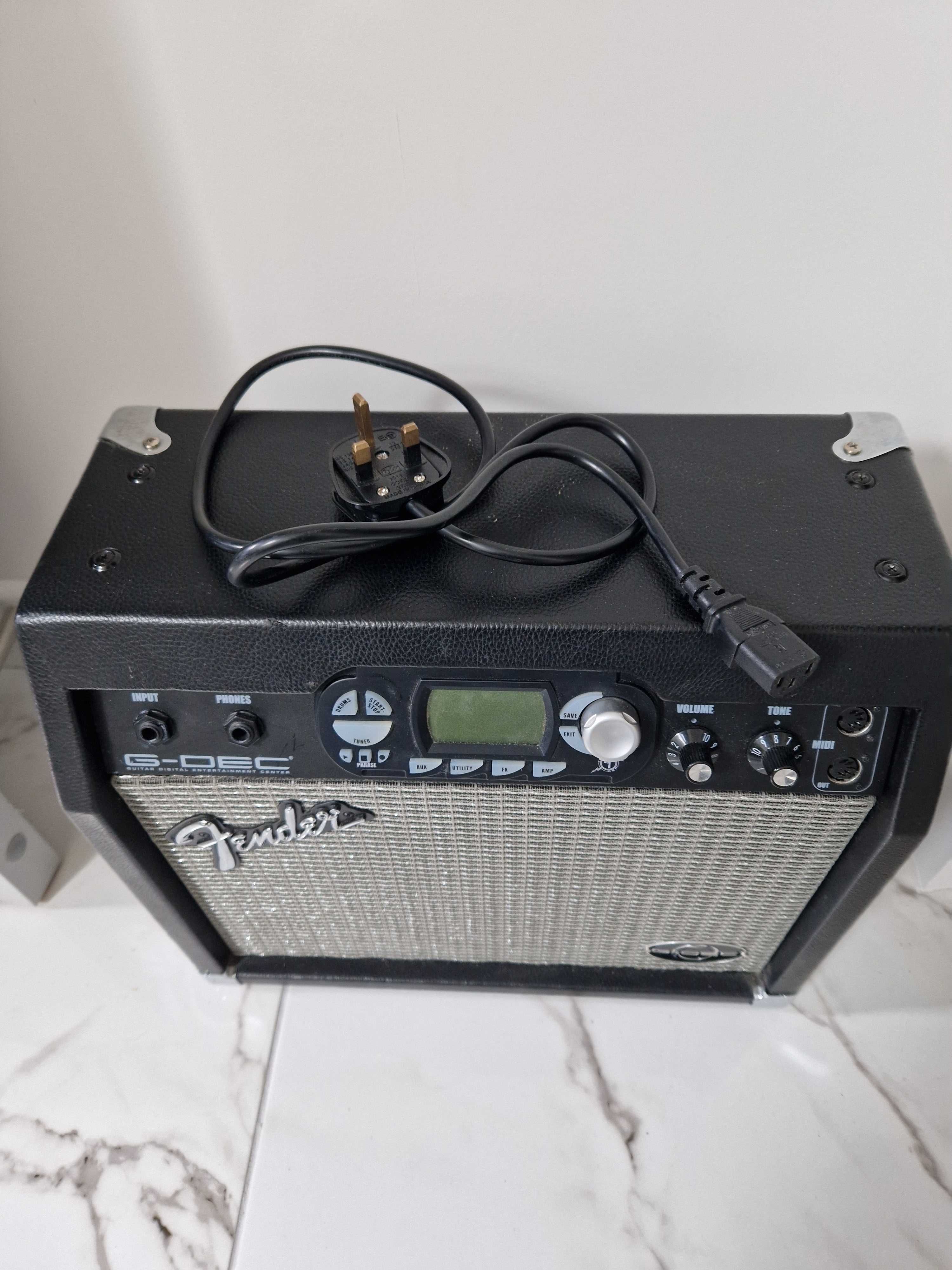 Kомбопідсилювач Fender G-DEC (ПІД РЕМОНТ)