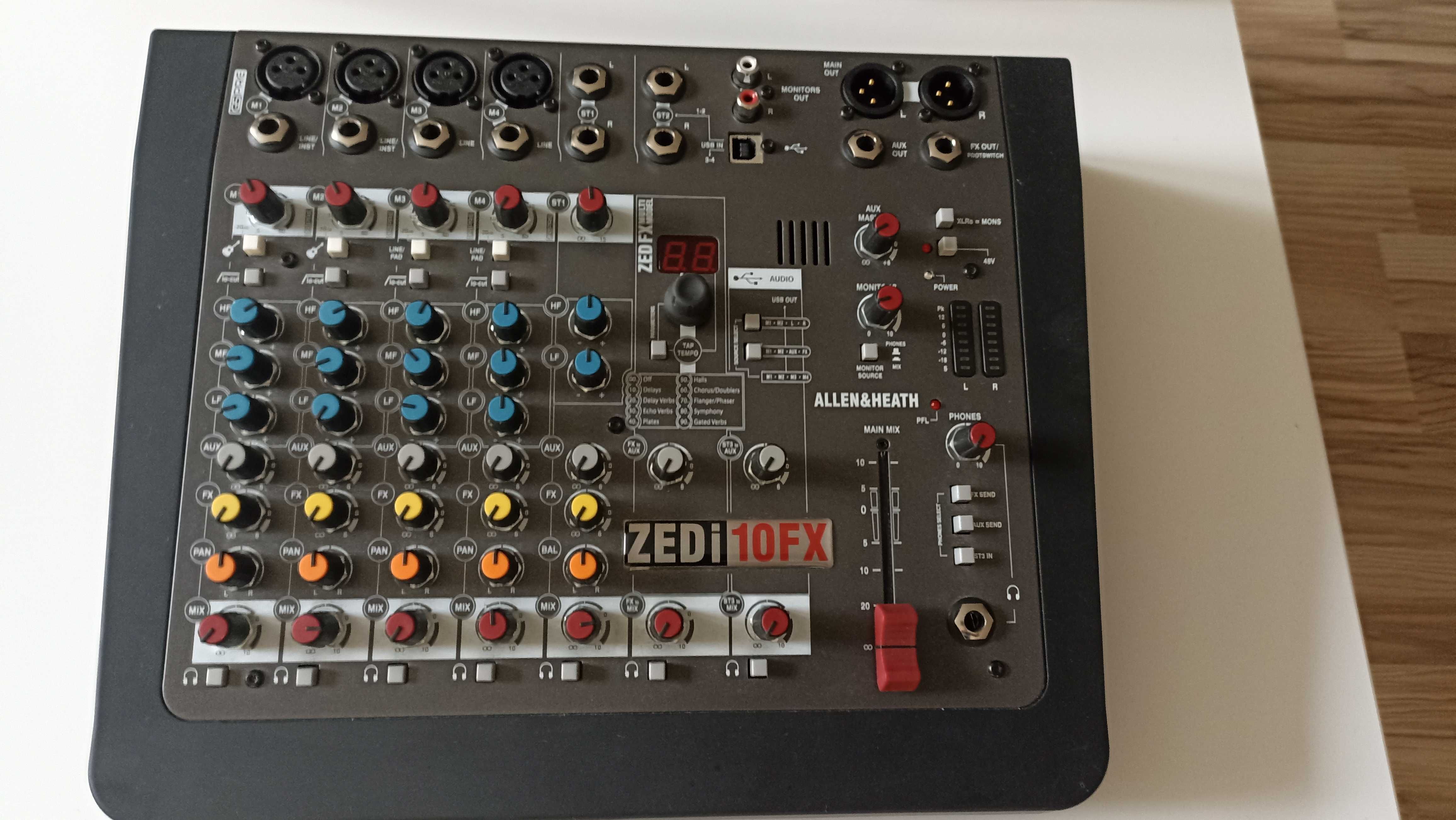 Allen & Heath ZED 10FX USB