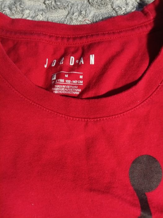 Червона футболка для хлопця