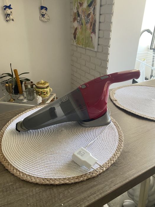 Ручний пилосос Black + Decker NVB115WA