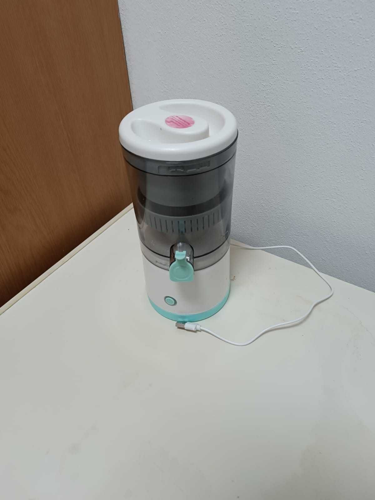 Espremedor de Laranjas Compacto Portátil HHD