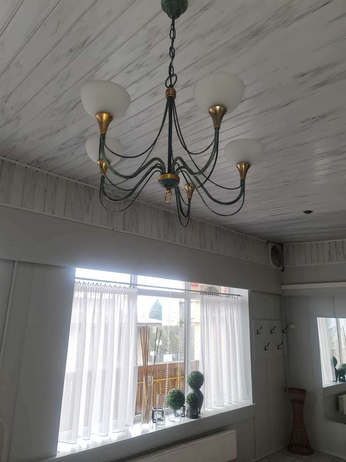 Lampa wisząca do salonu lub lokalu