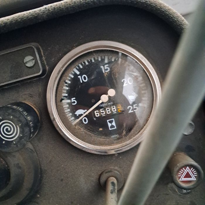 Massey Ferguson 590 z ładowaczem czołowym