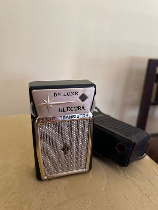 Vintage Radio De Luxe Electra