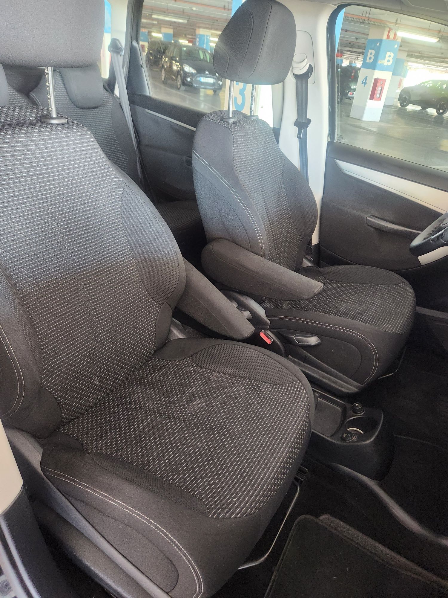 C4 Picasso ano 2010 só 200.000 km automática como nova Aceito retoma