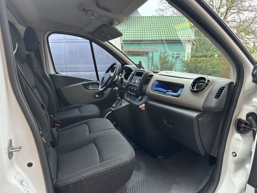 Renault trafic  3