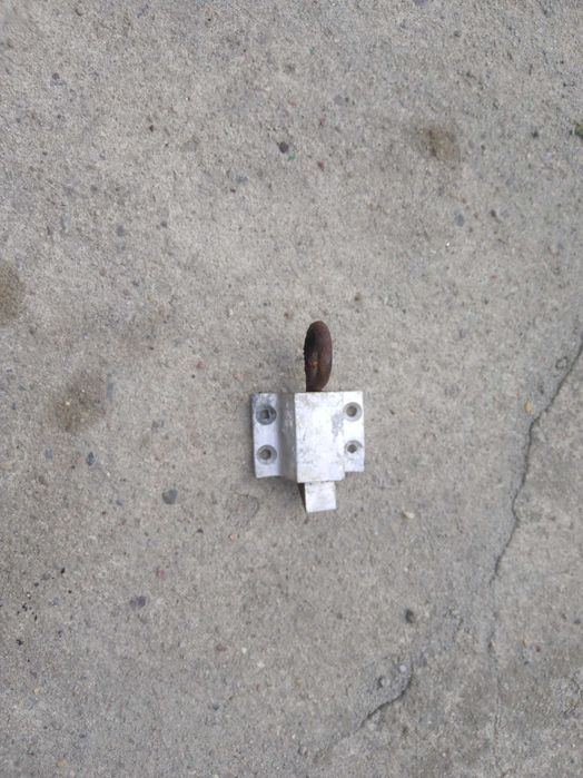 Element zamka drzwi okna zatrzask zamek wkładka blokada PRL haczyk