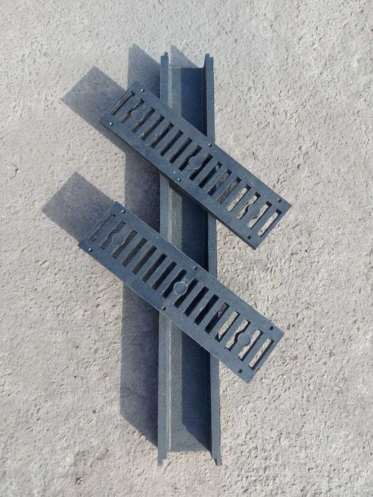 Водовідвід прямокутний в зборі з чорними решітками (А15)