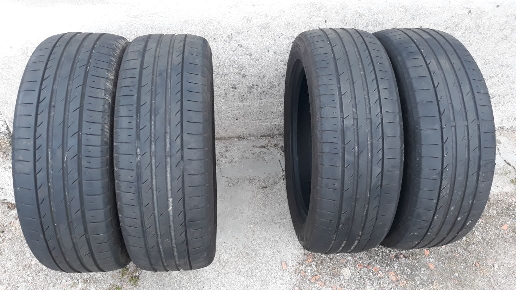 Pneus 215/55R17.