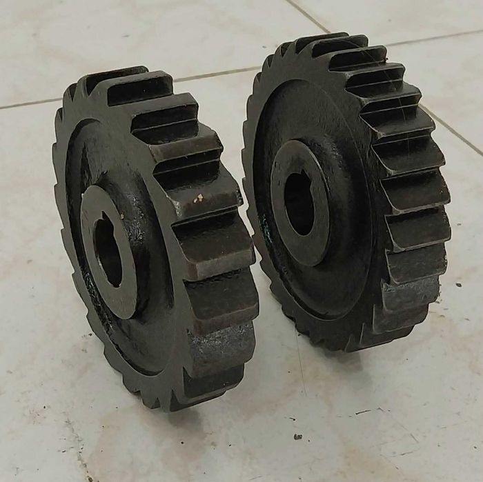 Antigo Par de Carretes (Industrial VINTAGE) em Ferro Fundido