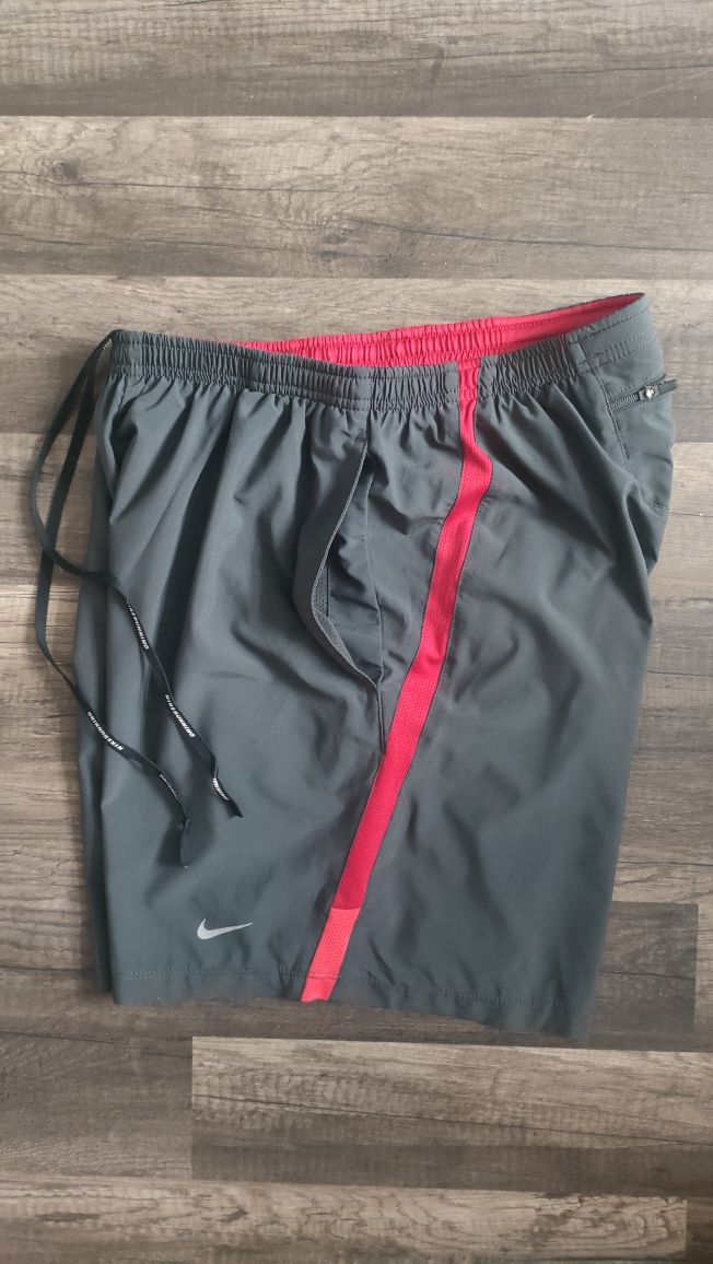 świeyne spodenki do biegania Nike running dri-fit jak nowe