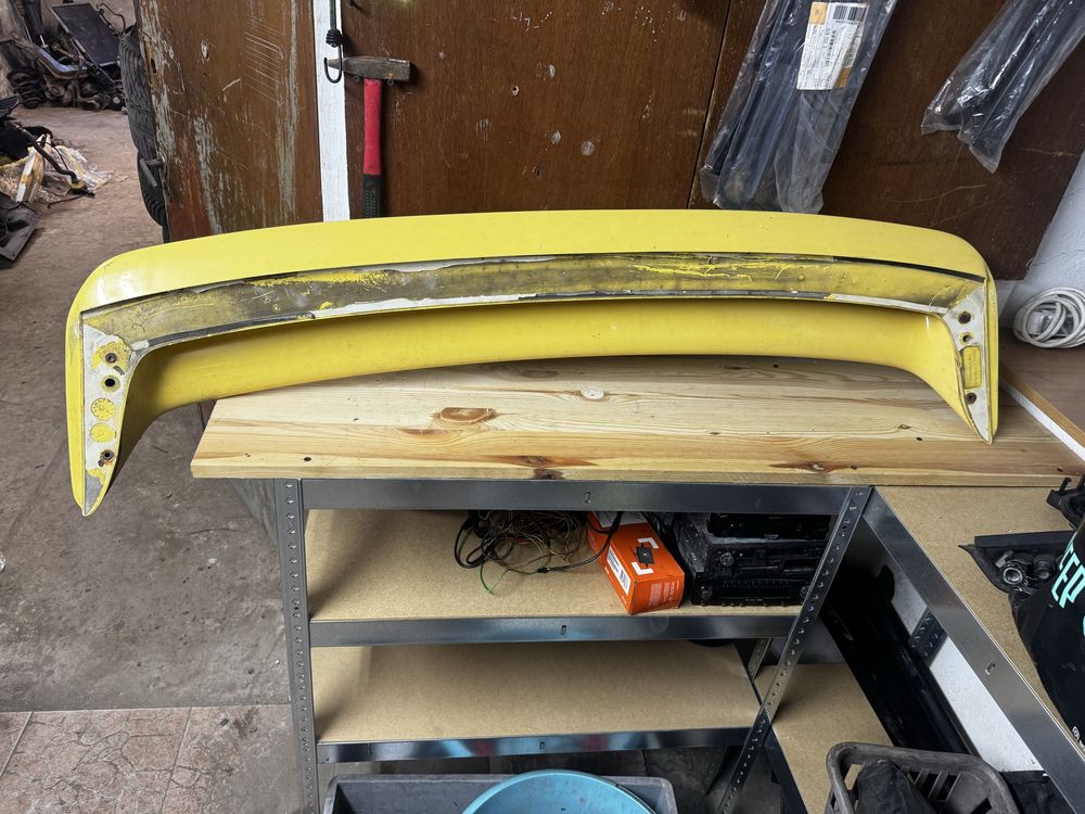Spoiler e36 GtClass 2 oryginal. Dakargelb