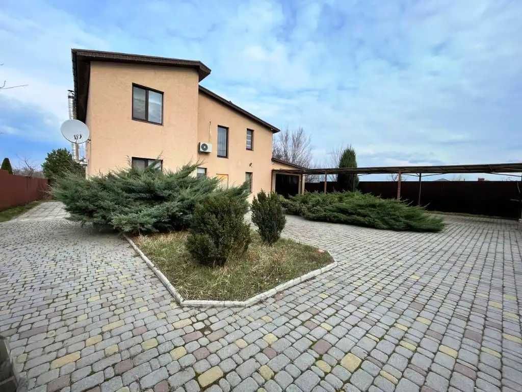 Продам 2х поверховий будинок в Підгородному