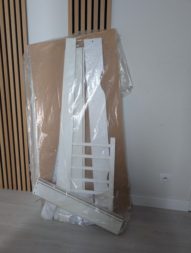 Łóżeczko sosnowe z szufladą "Krzyś" białe 120x60